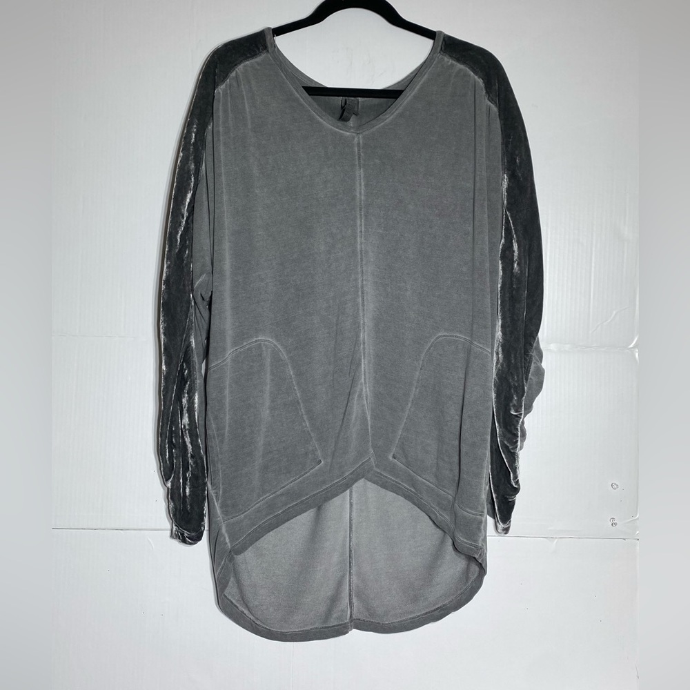 XCVII Size medium gray long sleeve